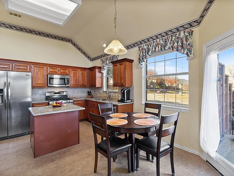 4500 Shadowridge Dr — Photo 6