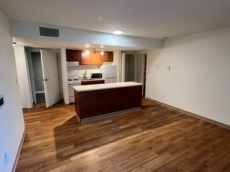 Sycamore Place Apartments — Photo 24