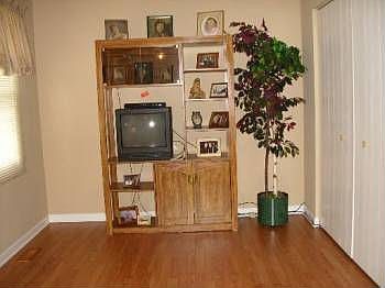 3rd image of 1075 Longboat Ct