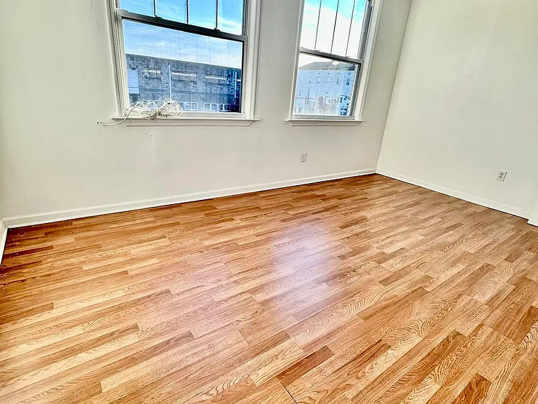 MODERN double pained glass windows, large bedroom, spacious WALK IN closet