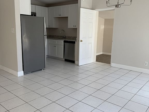 2nd image of 2626 Laurel Ave