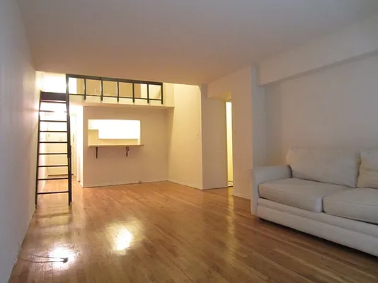 Rented by City Connections Realty | media 24