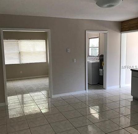 5th image of 126 Beverly Dr