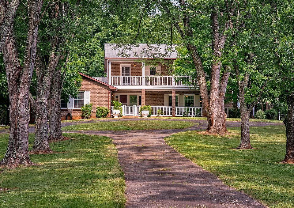 1st image of 2681 Holly Hills Dr