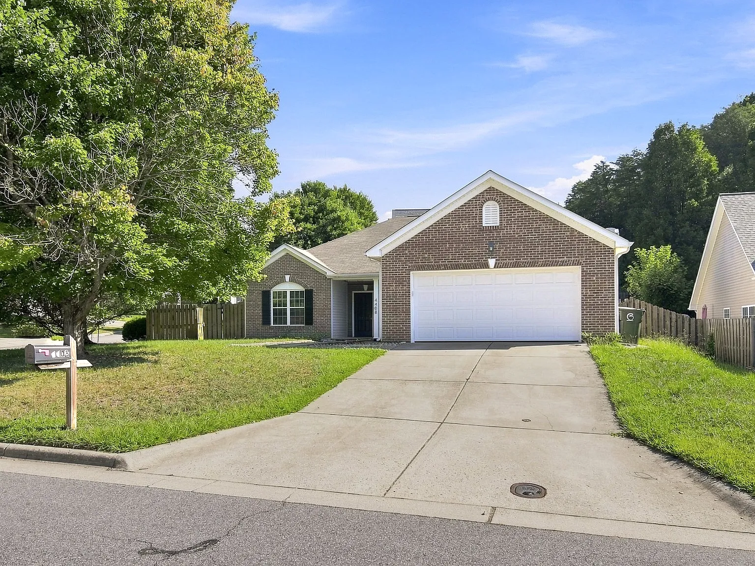 3 bed, 1516 sqft, $2,100 — Photo 2