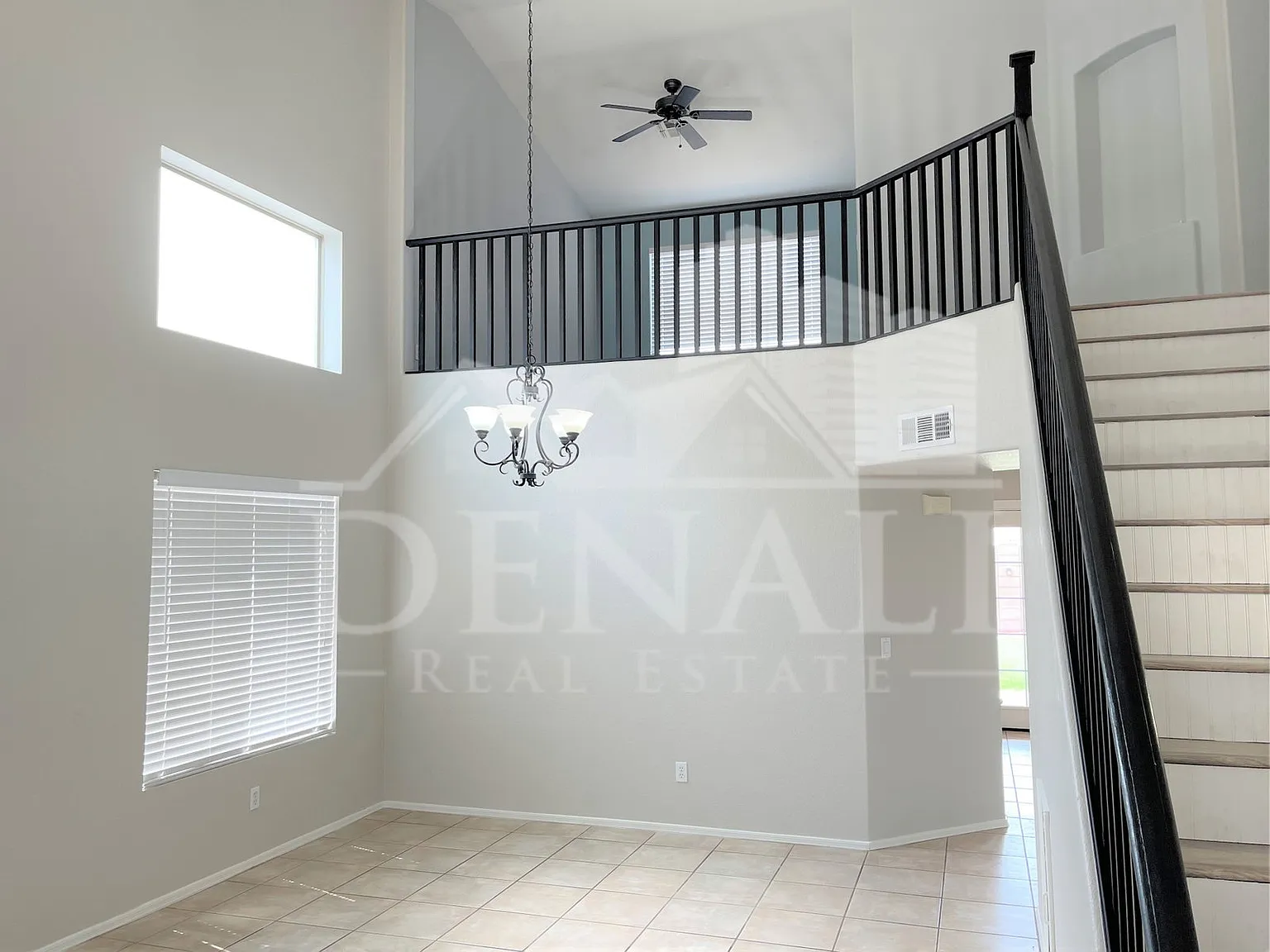 3 bed, 3.0 bath, 1934 sqft, $2,395 — Photo 2