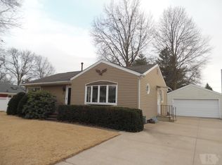 413 Hedge Ave, Burlington, IA 52601