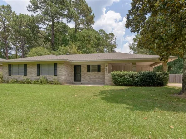 307 Holiday Cir, Pineville, LA 71360