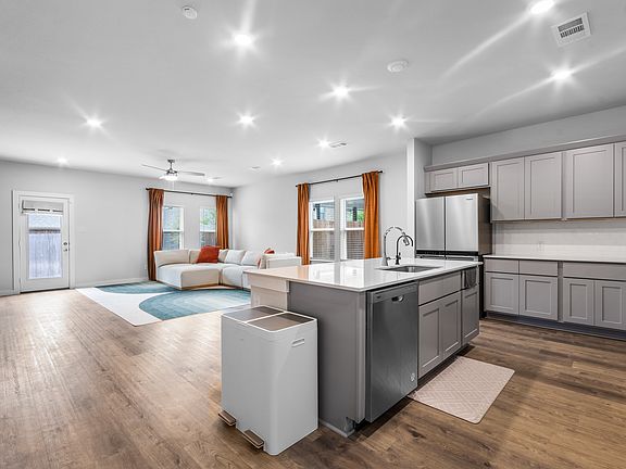 4th image of 73 Palouse St