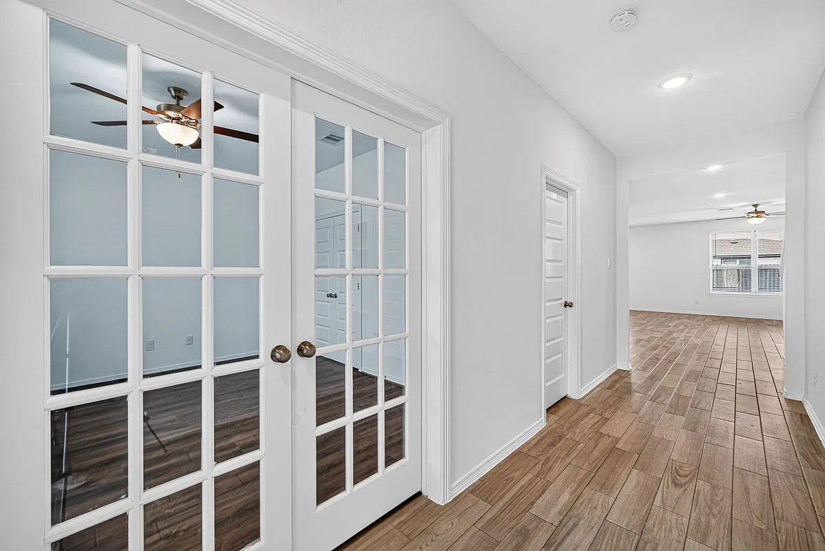 5 bed, 4.0 bath, 3075 sqft, $3,000 — Photo 4