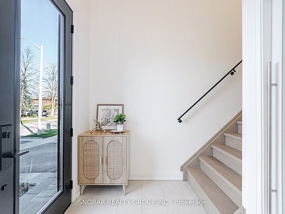 3rd image of 720 Hillman Cres