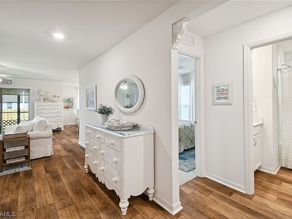 4th image of 2920 NE 6th Place Cpe