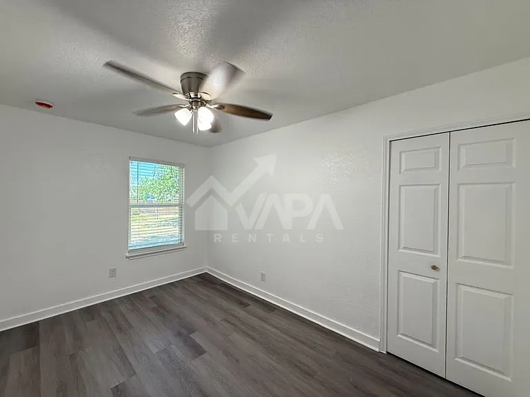 106 Covina Ave — Photo 11