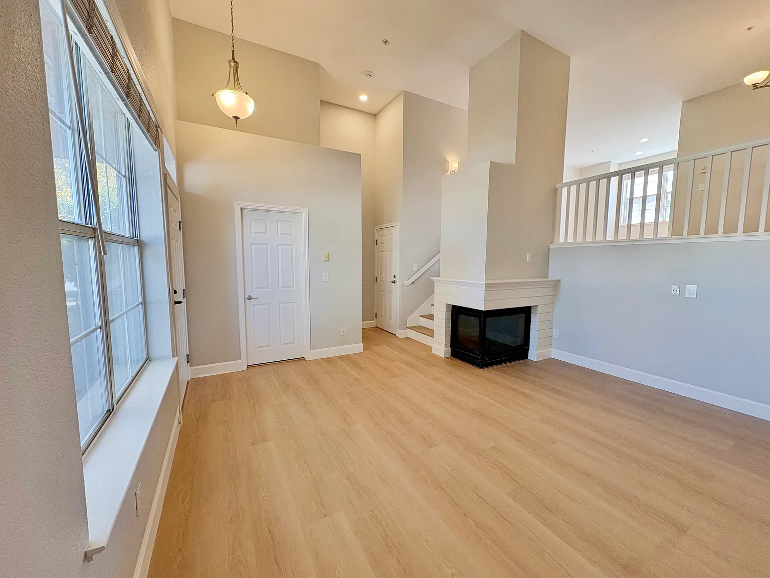 3 bed, 2.5 bath, 1500 sqft, $4,700 — Photo 3