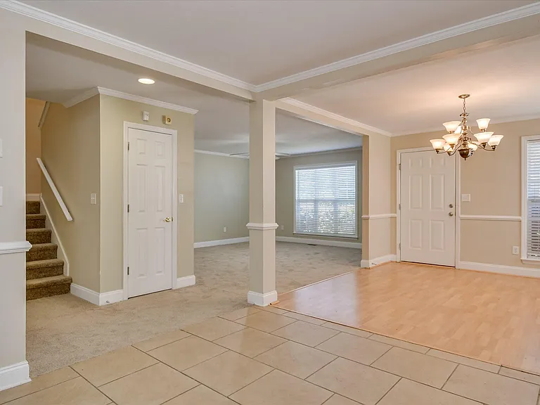 929 Sawbuck Way — Photo 11