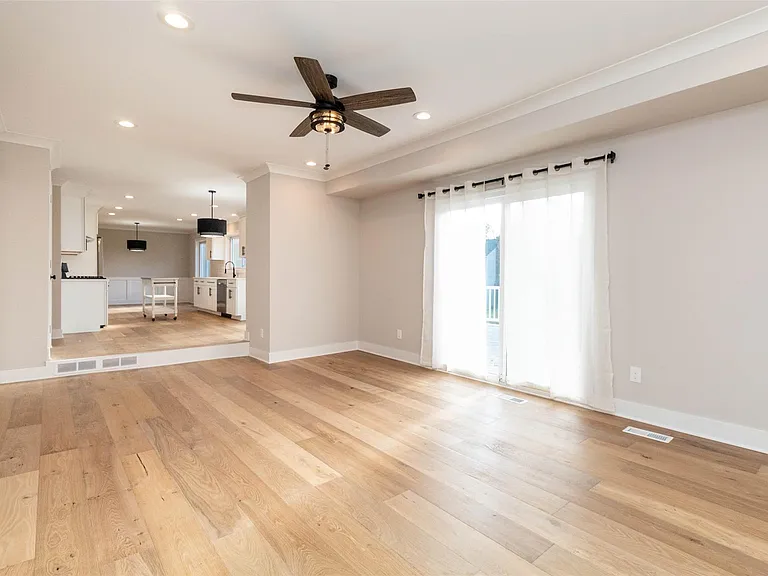 5485 Hammersmith Dr — Photo 16