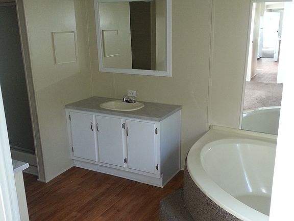 5th image of 115 Dolphin Dr