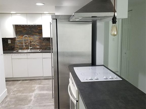 4th image of 825 Brickell Bay Dr APT 1948