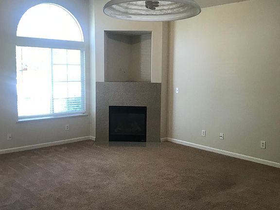 3rd image of 1541 Emily Ct