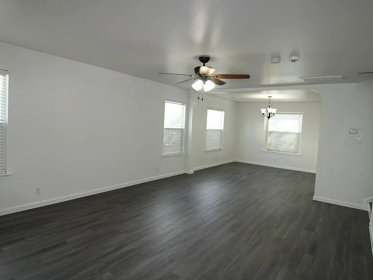 9114 Meadow Spgs — Photo 2