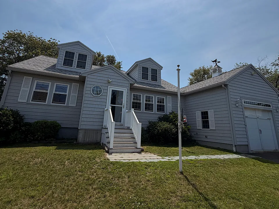43 Airport Dr