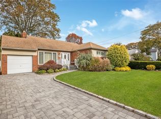 1745 Gerose Ct, East Meadow, NY 11554