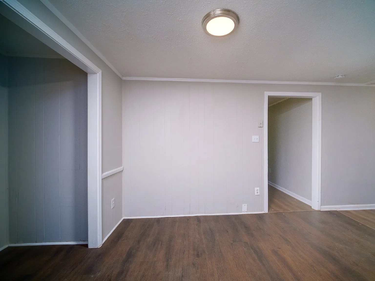 3 bed, 1.5 bath, 1050 sqft, $1,595 — Photo 2