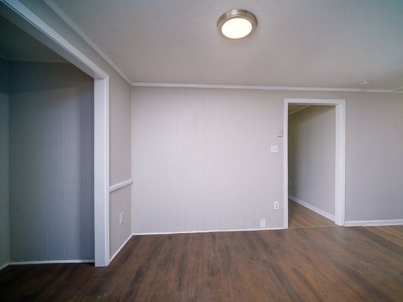 2nd image of 2017 Redwood Cir