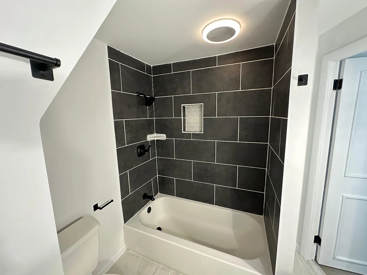 3 bed, 1440 sqft, $1,700 — Photo 3