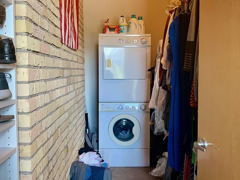 404 Washington Ave N #207 — Photo 5