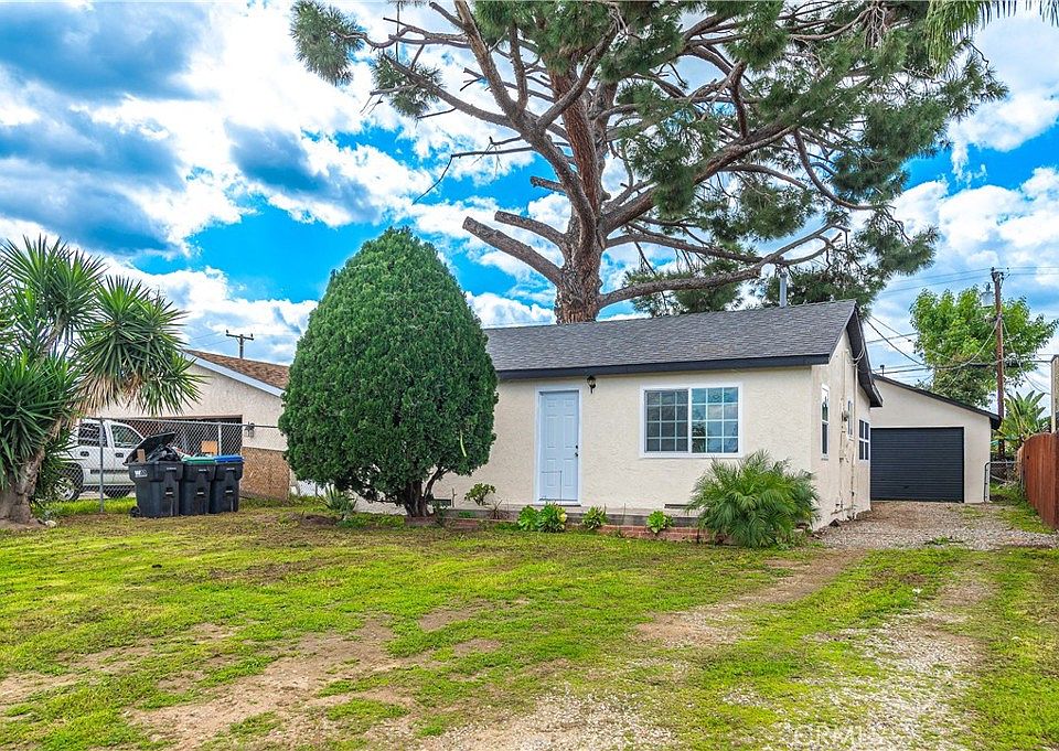 1st image of 4453 Los Serranos Blvd