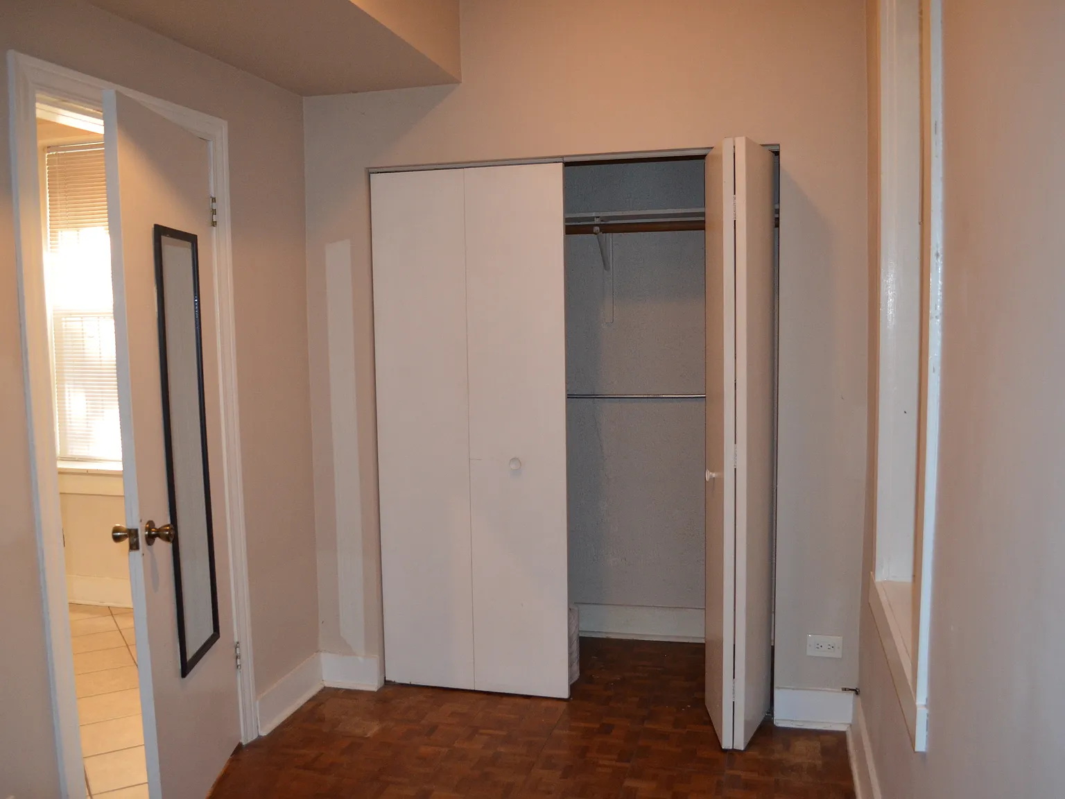 3 bed, 1200 sqft, $2,450 — Photo 4