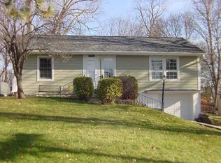 2390 Chateau Ln, Mound, MN 55364