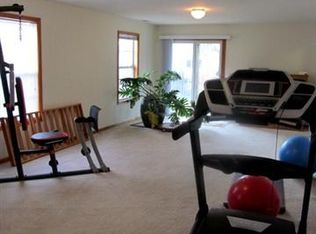 202 Tumbleweed Dr, Lawrence, KS 66049