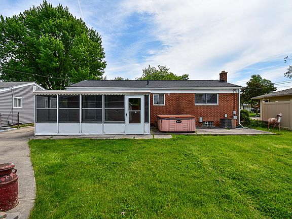 3rd image of 33755 Newport Dr