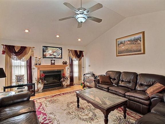 4th image of 27035 Forest Ave