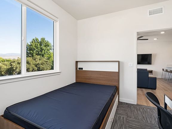 3rd image of 1121 Montalban St #104