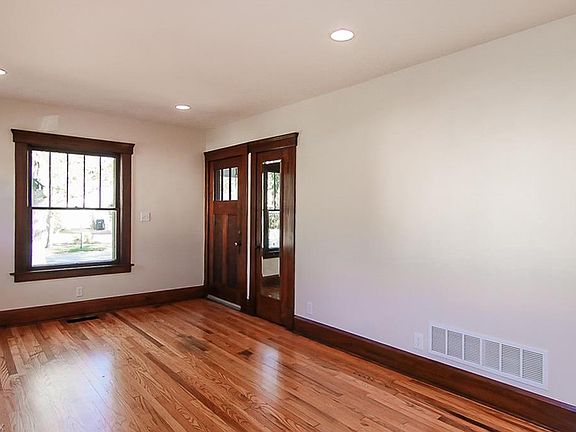 2nd image of 142 Longford Ave
