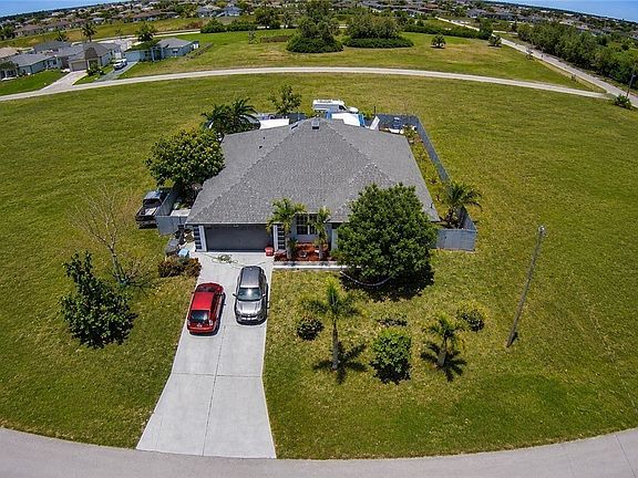 2nd image of 4009 NW 36th Ln