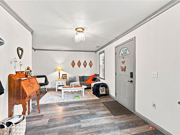 3rd image of 120 Morton Ave