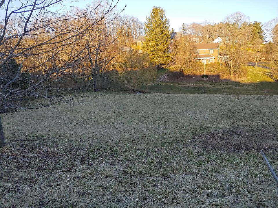 2nd image of 1001 Van Velsor Dr