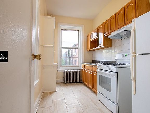 2nd image of 355 Franklin Ave #8