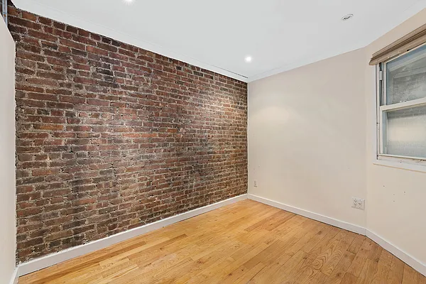 Rented by REAL New York | media 11