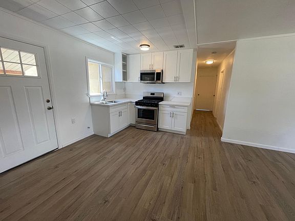 3rd image of 1068 E J St #1