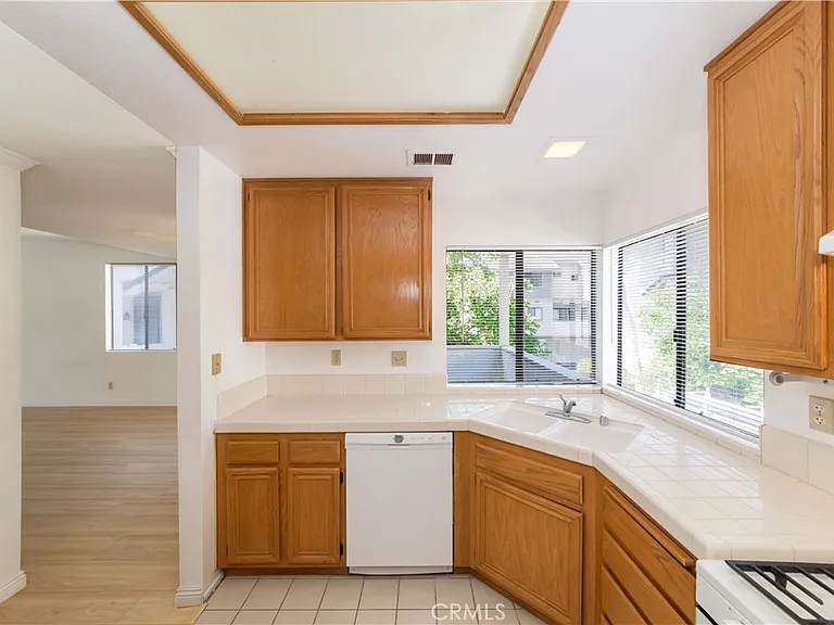 2577 Plaza Del Amo #737 — Photo 12