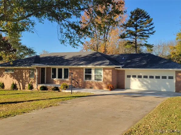 1811 S Broadway Blvd, Ada, OK 74820