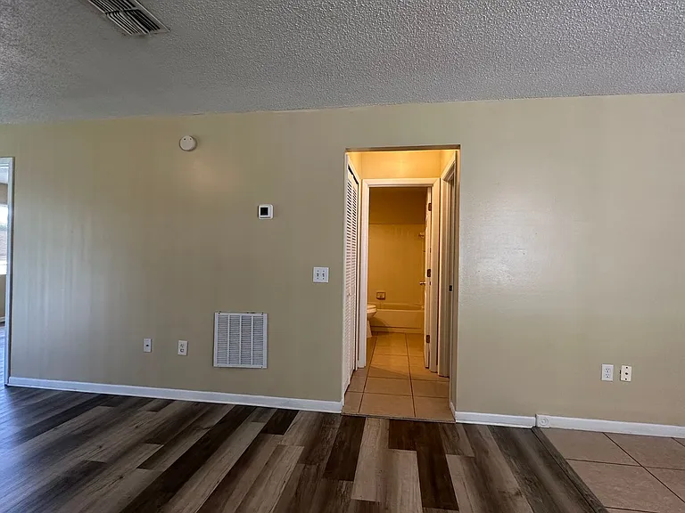 112 Cory Ln — Photo 7