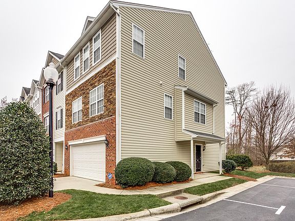 2nd image of 21 Dillingham Pl