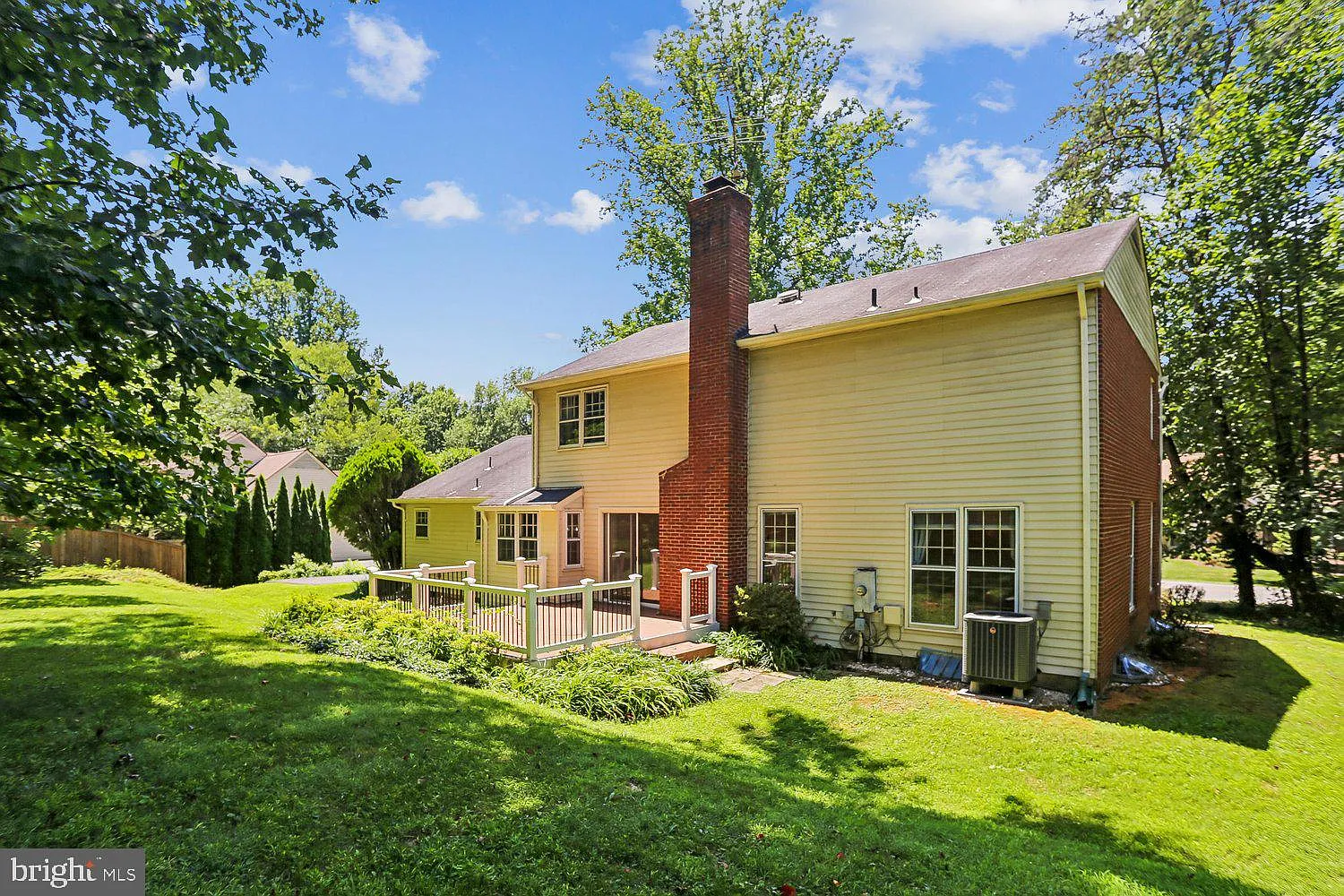 4 bed, 3.5 bath, 3684 sqft, $6,950 — Photo 3