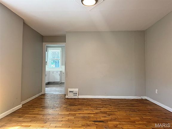 5th image of 7607 Vermont Ave